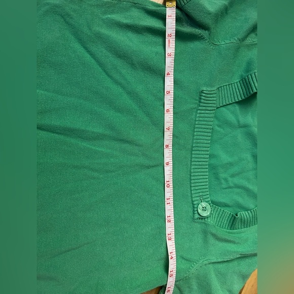 Dalia Green Short Sleeve Sweater - Picture 4 of 4